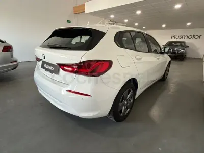 Usado BMW 116 Comfort Edition 116 HP (85 kW) 2023 Branco Citadino