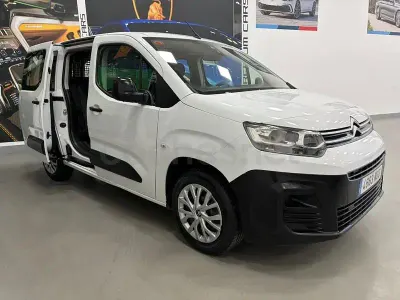 Usado Citroën Berlingo Business Class 102 CV (75 kW) 2023 Blanco Monovolumen