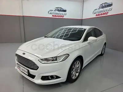 Usado Ford Mondeo Titanium 150 CV (110 kW) 2015 Blanco Berlina