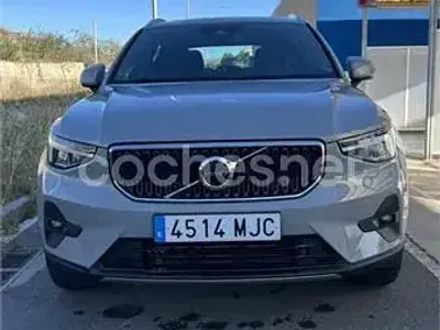 Usado Volvo XC40 Core 129 CV (94 kW) 2023 Gris / plata SUV