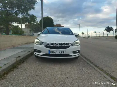 Używany Opel Astra Selective 110 KM (80 kW) 2019 Biały Sedan/Limuzyna
