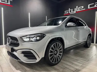 Usado Mercedes GLA220 190 CV (139 kW) 2024 Gris / plata SUV