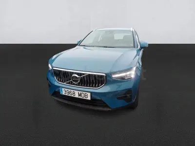 Begagnad Volvo XC40 Plus 197 HK (144 kW) 2022 Blå SUV