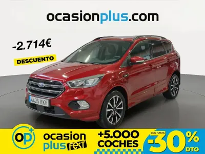 Usado Ford Kuga ST-Line 150 CV (110 kW) 2018 Rojo SUV