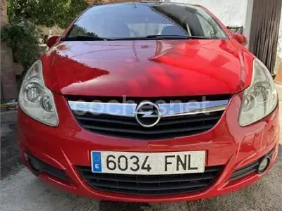 Usado Opel Corsa Essentia 75 CV (55 kW) 2007 Rojo Utilitario