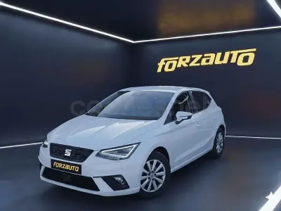 Usado Seat Ibiza Style Plus 110 CV (80 kW) 2022 Blanco Utilitario