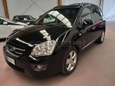 Usado Kia Carens 140 CV (102 kW) 2007 Negro Monovolumen