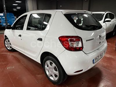 Usado Dacia Sandero Lauréate 75 CV (55 kW) 2014 Blanco Berlina