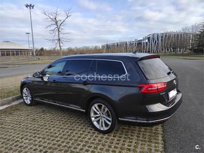 Usado VW Passat Sportline 150 CV (110 kW) 2018 Negro Familiar