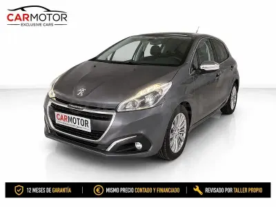 Usado Peugeot 208 Allure 82 CV (60 kW) 2017 Gris / plata Utilitario