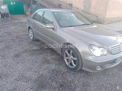 Käytetty Mercedes C220 Avantgarde 150 HP (110 kW) 2006 Peessi Sedan