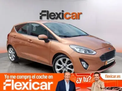Usado Ford Fiesta Titanium 86 CV (63 kW) 2018 Naranja Utilitario