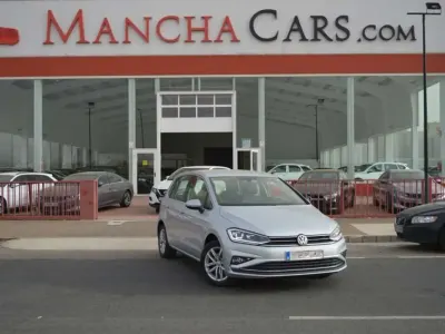 Begagnad VW Golf Sportsvan Sportline 116 HK (85 kW) 2019 Grå Minibuss