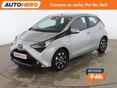 Plateado Usado 2020 Toyota Aygo X-play Utilitario | 12.094 € (Precio justo)