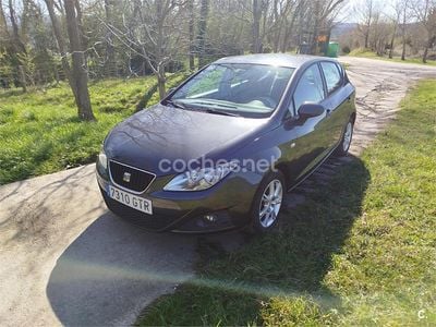 Usado Seat Ibiza Style 90 CV (66 kW) 2010 Gris / plata Berlina