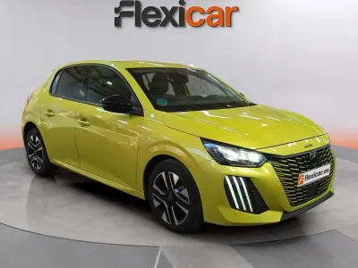 Usado Peugeot 208 Allure 101 CV (74 kW) 2025 Verde Utilitario