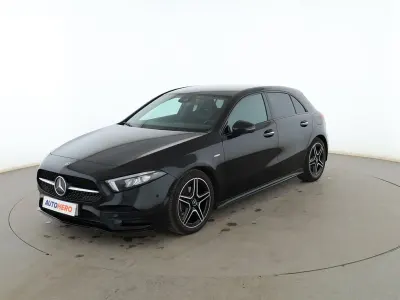 Usado Mercedes A180 Edition 136 CV (100 kW) 2021 Negro Berlina