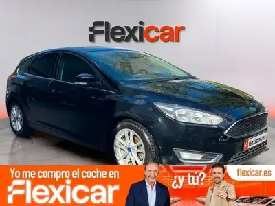 Usado Ford Focus ST-Line 125 CV (91 kW) 2017 Negro Berlina
