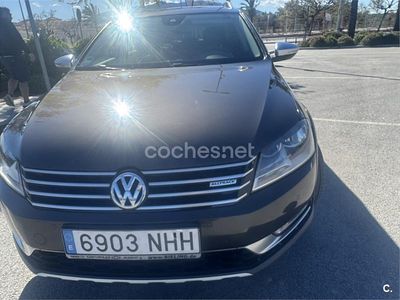 Usado VW Passat Alltrack 177 CV (130 kW) 2014 Marrón Familiar