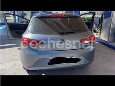 Usado Seat Leon Reference 105 CV (77 kW) 2014 Gris / plata Berlina