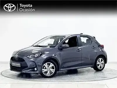 Usado Toyota Yaris Hybrid Active 116 CV (85 kW) 2025 Gris