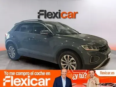 Usado VW T-Roc Life 150 CV (110 kW) 2023 Gris SUV
