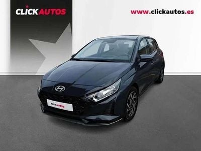 Usado Hyundai i20 101 CV (74 kW) 2025 Gris Utilitario