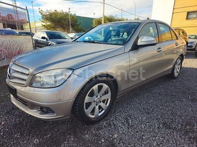 Gris / plata Usado 2009 Mercedes C200 Classic Berlina | 7800 € (Buen precio)