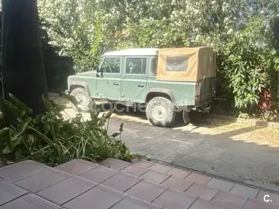 Usado Land Rover Defender 122 CV (89 kW) 2013 Verde Pickup/Camioneta