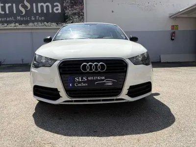 Usado Audi A1 Sportback Attraction 86 CV (63 kW) 2012 Blanco Utilitario