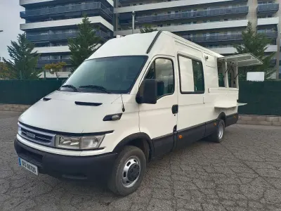 Usado Iveco 35.12 116 CV (85 kW) 2006 Blanco Van