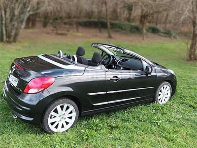 Usado Peugeot 207 CC Sport 110 CV (80 kW) 2010 Negro Descapotable