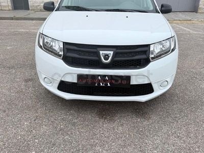 Blanco Usado 2014 Dacia Sandero Ambiance Berlina | 5990 € (Buen precio)
