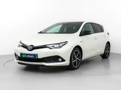 Usado Toyota Auris Hybrid 136 CV (100 kW) 2017 Blanco Berlina