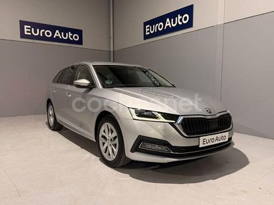 Gris / plata Usado 2021 Skoda Octavia Style Familiar | 17.500 € (Precio justo)