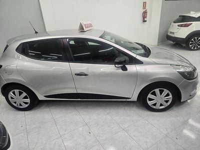 Usado Renault Clio IV Business 75 CV (55 kW) 2019 Gris / plata Berlina