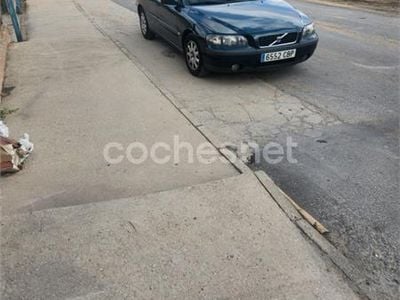 Usado Volvo S60 163 CV (119 kW) 2002 Verde Berlina