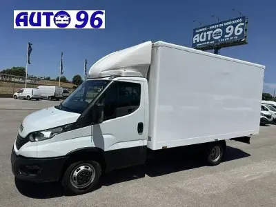 Usado Iveco Daily 156 CV (114 kW) 2024 Blanco Berlina