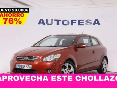Usado Kia Ceed Active 116 CV (85 kW) 2010 Rojo Utilitario