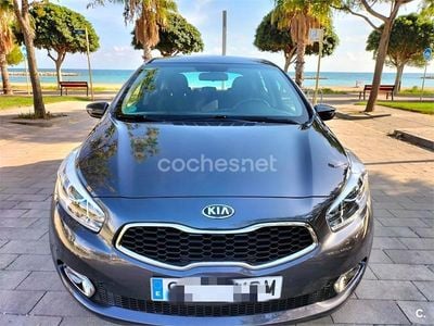 Usado Kia Ceed 100 CV (73 kW) 2013 Gris / plata Utilitario
