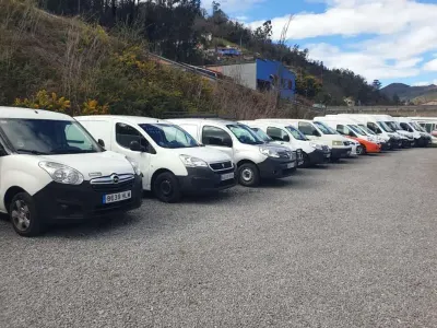 Usado Renault Kangoo 90 CV (66 kW) 2017 Blanco Monovolumen