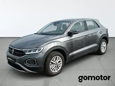 Usado VW T-Roc Life 110 CV (80 kW) 2023 Gris / plata SUV