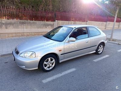 Usado Honda Civic S 90 CV (66 kW) 2000 Gris / plata Berlina