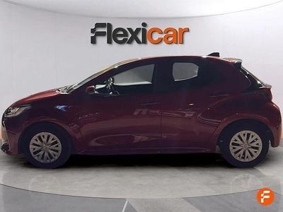 Usado Toyota Yaris Hybrid Active 116 CV (85 kW) 2023 Rojo Berlina