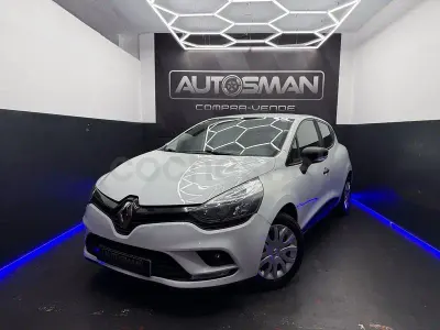 Usado Renault Clio IV LIMITED 90 CV (66 kW) 2019 Blanco Berlina