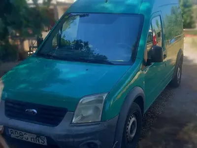 Usado Ford Tourneo 90 CV (66 kW) 2013 Verde Monovolumen