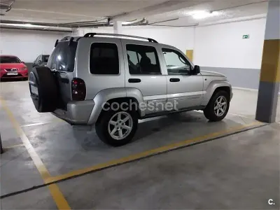 Usado Jeep Cherokee Limited 163 CV (119 kW) 2007 Gris / plata SUV