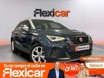 Usado Seat Arona FR 150 CV (110 kW) 2023 Gris / plata SUV