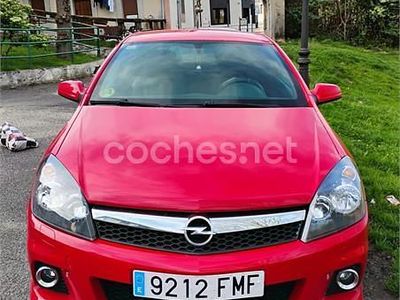 Usado Opel Astra GTC Sport 150 CV (110 kW) 2007 Rojo Berlina