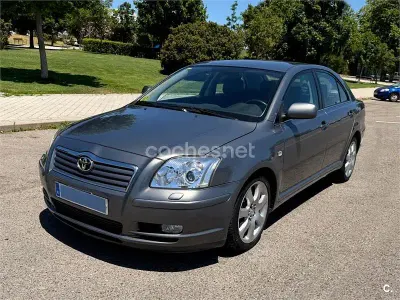 Usado Toyota Avensis Executive 147 CV (108 kW) 2005 Gris / plata Berlina